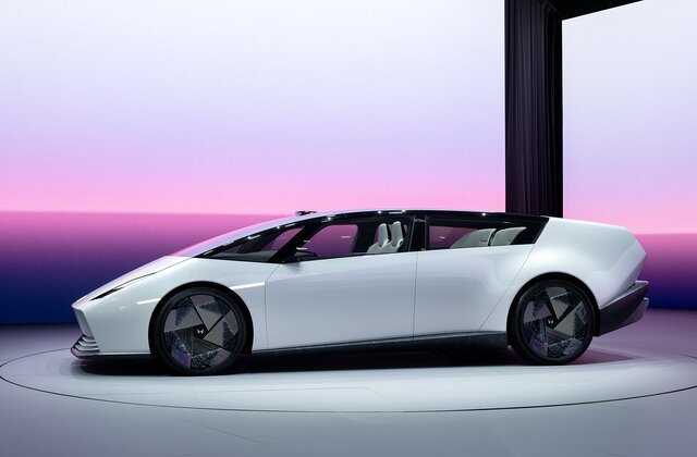 Honda  Model Name: Honda 0 Series Saloon Concept