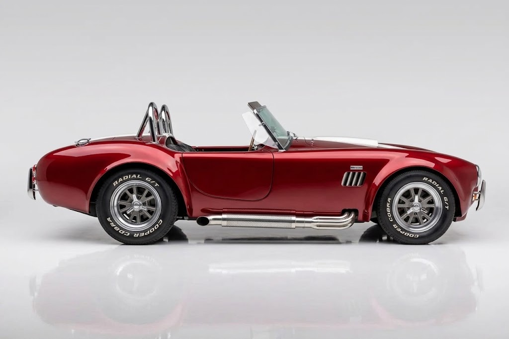 Shelby Cobra (427 Replica).