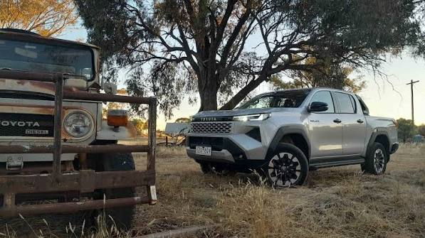 Toyota HiLux Dual Cab (Facelift)  Model Year: 2024
